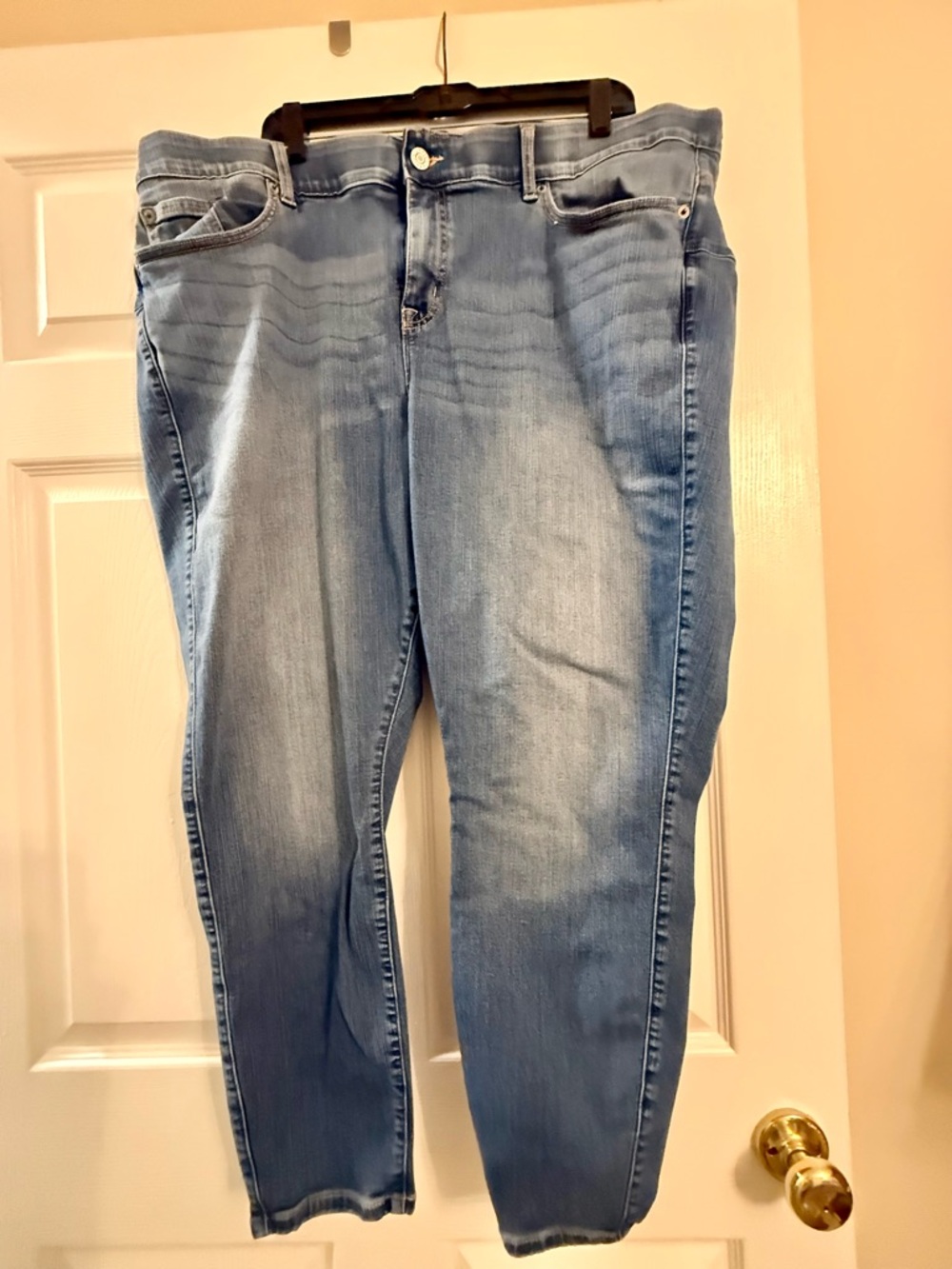 Torrid Bombshell Skinny jeans, size 26R